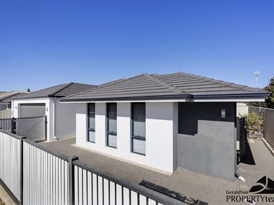 2 Thornhill Lane, Beachlands WA 6530