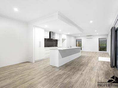 2 Thornhill Lane, Beachlands WA 6530
