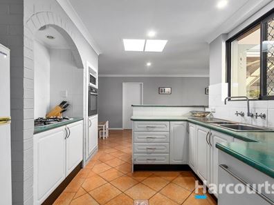 29 Emperor Avenue, Beldon WA 6027
