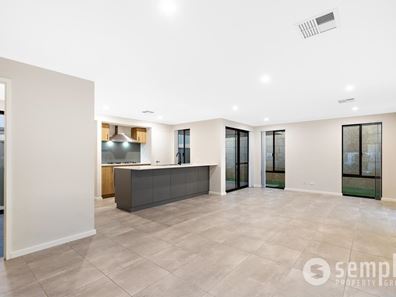 55 McPhee Road, Hammond Park WA 6164