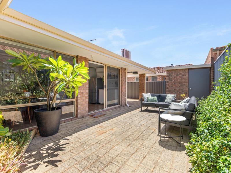 2/1 Kanimbla Street, Bicton WA 6157
