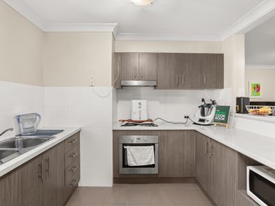 1/40 Reynolds Way, Withers WA 6230
