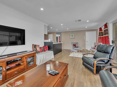 7 Winnetta Ridge, Wandina WA 6530