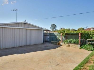 33 Salisbury Road, South Kalgoorlie WA 6430