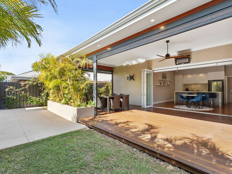 91 Kitchener Rd, Alfred Cove WA 6154