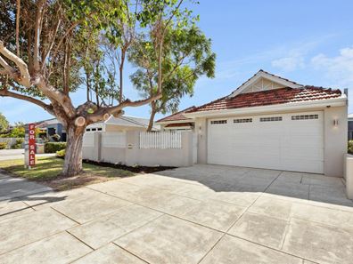 91 Kitchener Rd, Alfred Cove WA 6154