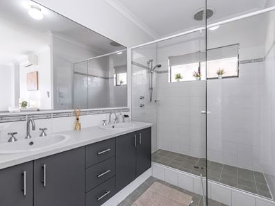 42 Canterbury Trail, Harrisdale WA 6112