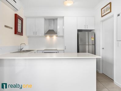 6/25 O'Connor Close, North Coogee WA 6163