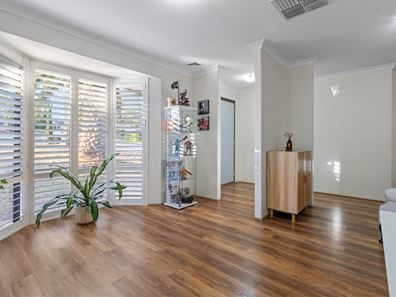 10A Skipper Place, Ballajura WA 6066