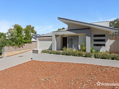 10 Mcrae Road, Kalamunda WA 6076