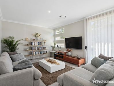 10 Mcrae Road, Kalamunda WA 6076