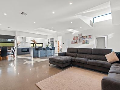 34 Menegola Drive, Warrenup WA 6330