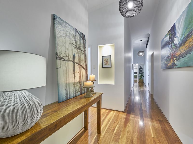 8 Vista Grove, Mount Nasura WA 6112