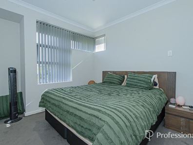 8 Barre Lane, Wellard WA 6170
