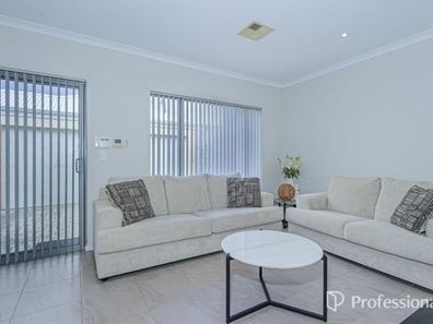 8 Barre Lane, Wellard WA 6170