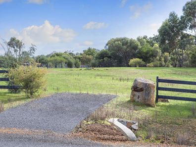88 Kinross Loop, Quindalup WA 6281