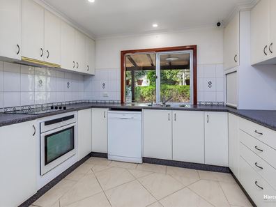 6 Barbigal Place, Lesmurdie WA 6076