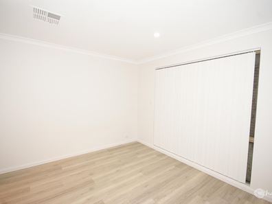 12 Baker court, Waikiki WA 6169