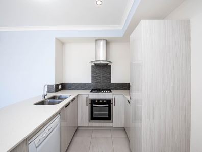 2/183 Surrey Road, Rivervale WA 6103