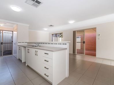 2/13 Ilma Street, Gosnells WA 6110
