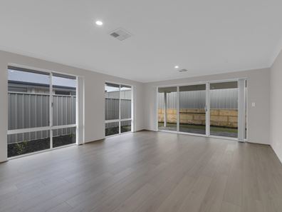 31 Candle Loop, Kwinana Town Centre WA 6167