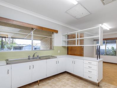 4 Rothesay Street, Forrestfield WA 6058