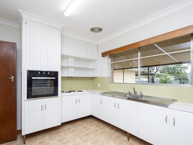 4 Rothesay Street, Forrestfield WA 6058