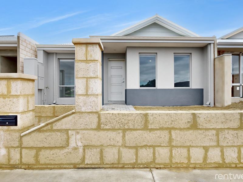 135 Badgerup Ave, Lakelands WA 6180