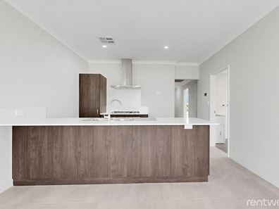 135 Badgerup Ave, Lakelands WA 6180