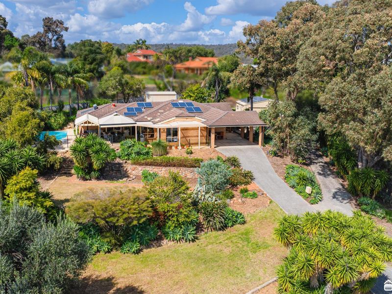 18 Chardonnay Grove, Mount Nasura WA 6112