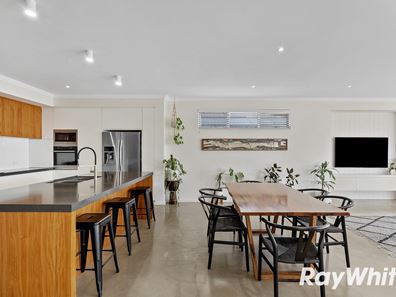 11 Ensign Way, Wannanup WA 6210