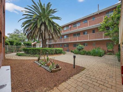 18/14 Canham Way, Orelia WA 6167