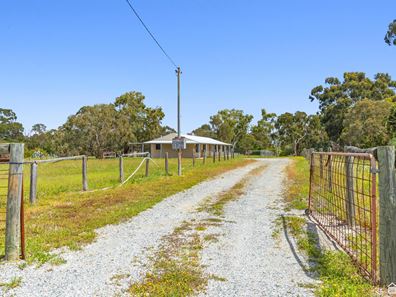 76 Liddelow Road, Banjup WA 6164