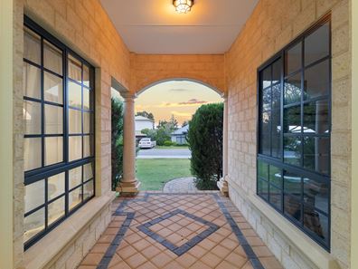 31 Woodlands Street, Woodlands WA 6018