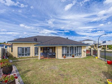 3 Manta Pass, Mindarie WA 6030