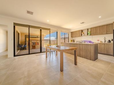 6 Reseda Way, Karnup WA 6176