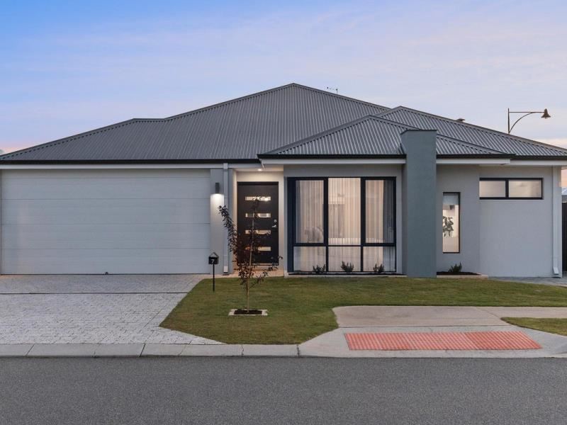 7 Aquamarine Parade, Treeby