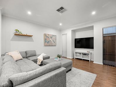 7 Aquamarine Parade, Treeby WA 6164
