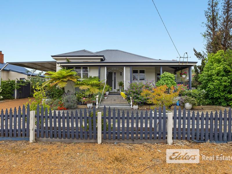 225 Steere Street North, Collie WA 6225