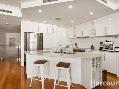 2/16 Torcello Mews, Mandurah WA 6210