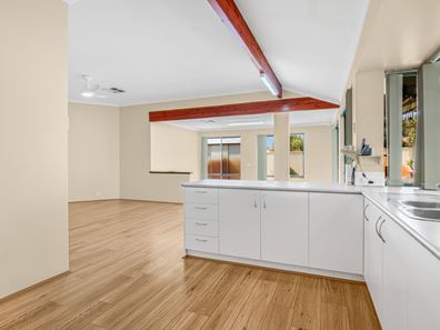6 Borah Court, Caversham WA 6055