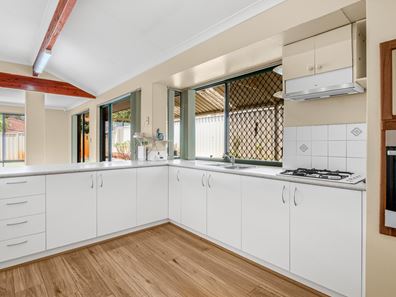 6 Borah Court, Caversham WA 6055