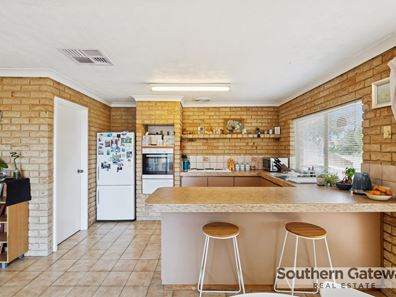 31B Winchester Way, Leeming WA 6149
