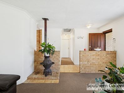 31B Winchester Way, Leeming WA 6149
