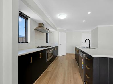 88 Stillwater Avenue, Drummond Cove WA 6532