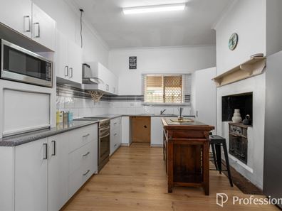10A Holmes Street, Boulder WA 6432