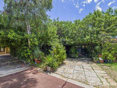 4 Yalgar Place, Lockridge WA 6054