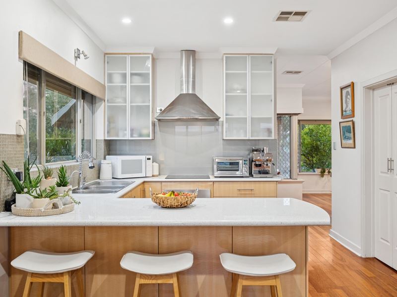 73 Wendouree Road, Wilson WA 6107