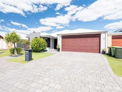 15 Saligna Bend, Wattle Grove WA 6107