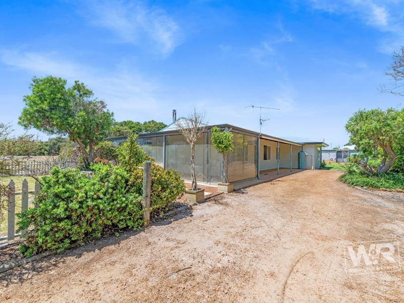 8 Cumberland Road, Lower King WA 6330